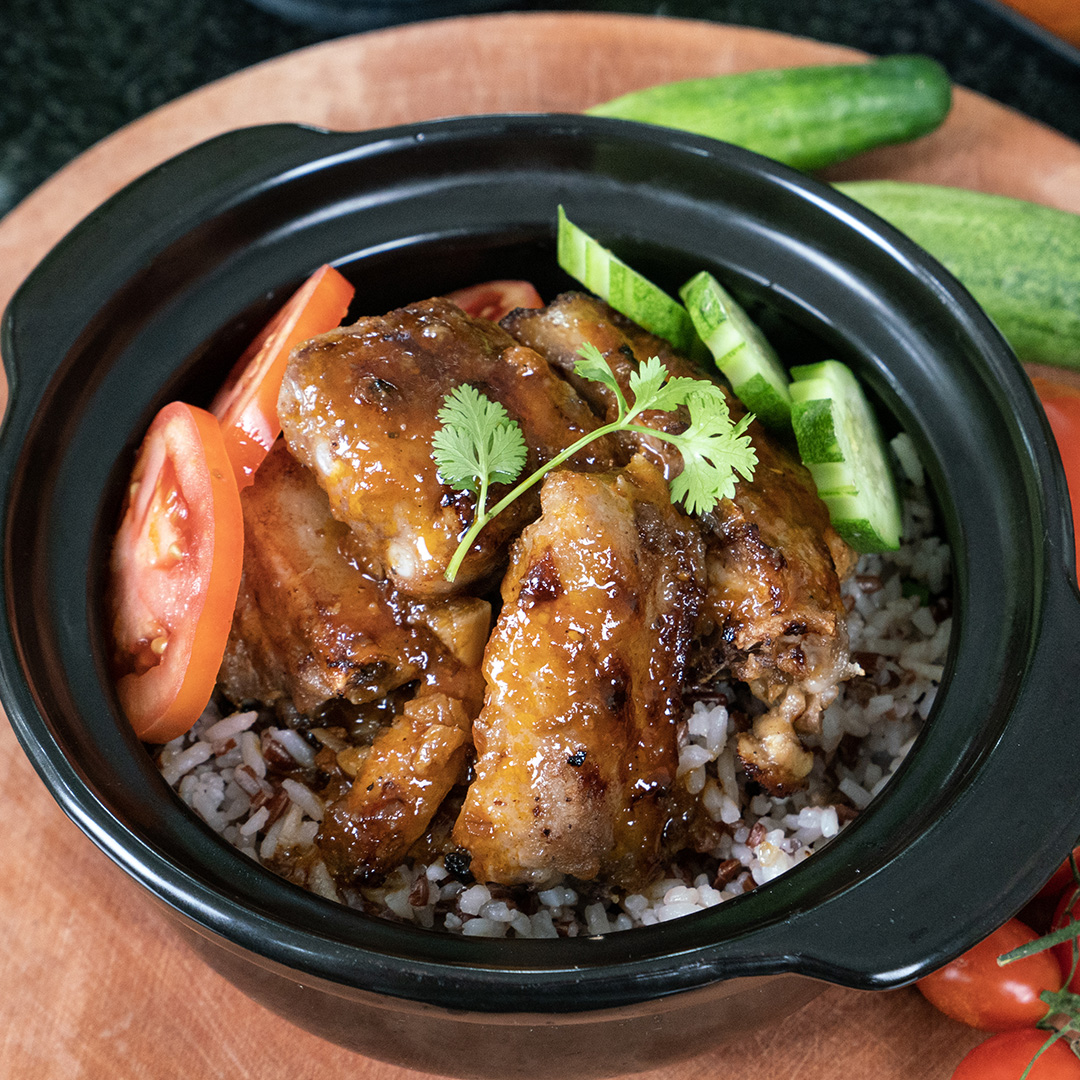 Pork rip rice hot bowl